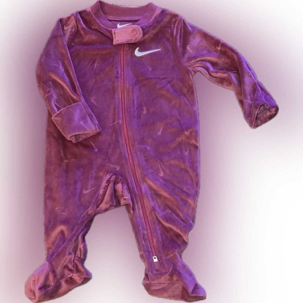 Nike Velvety Sleeper Footie PJ’s Size 3 months NWT